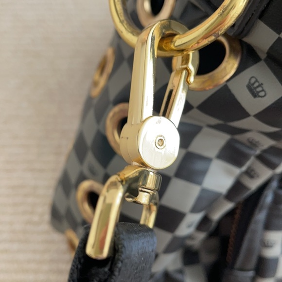 Dogs of Glamour Pet Carrier - Picture 12 of 12